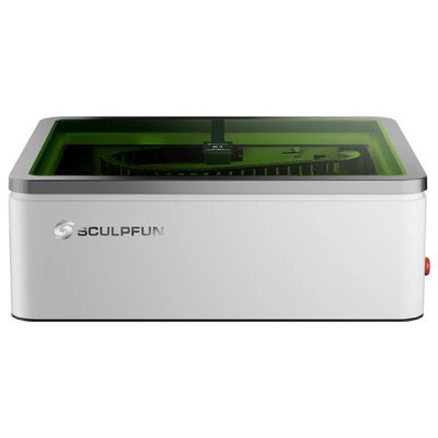Sculpfun E1 vu de face : caisson blanc et capot vert translucide sur le portique